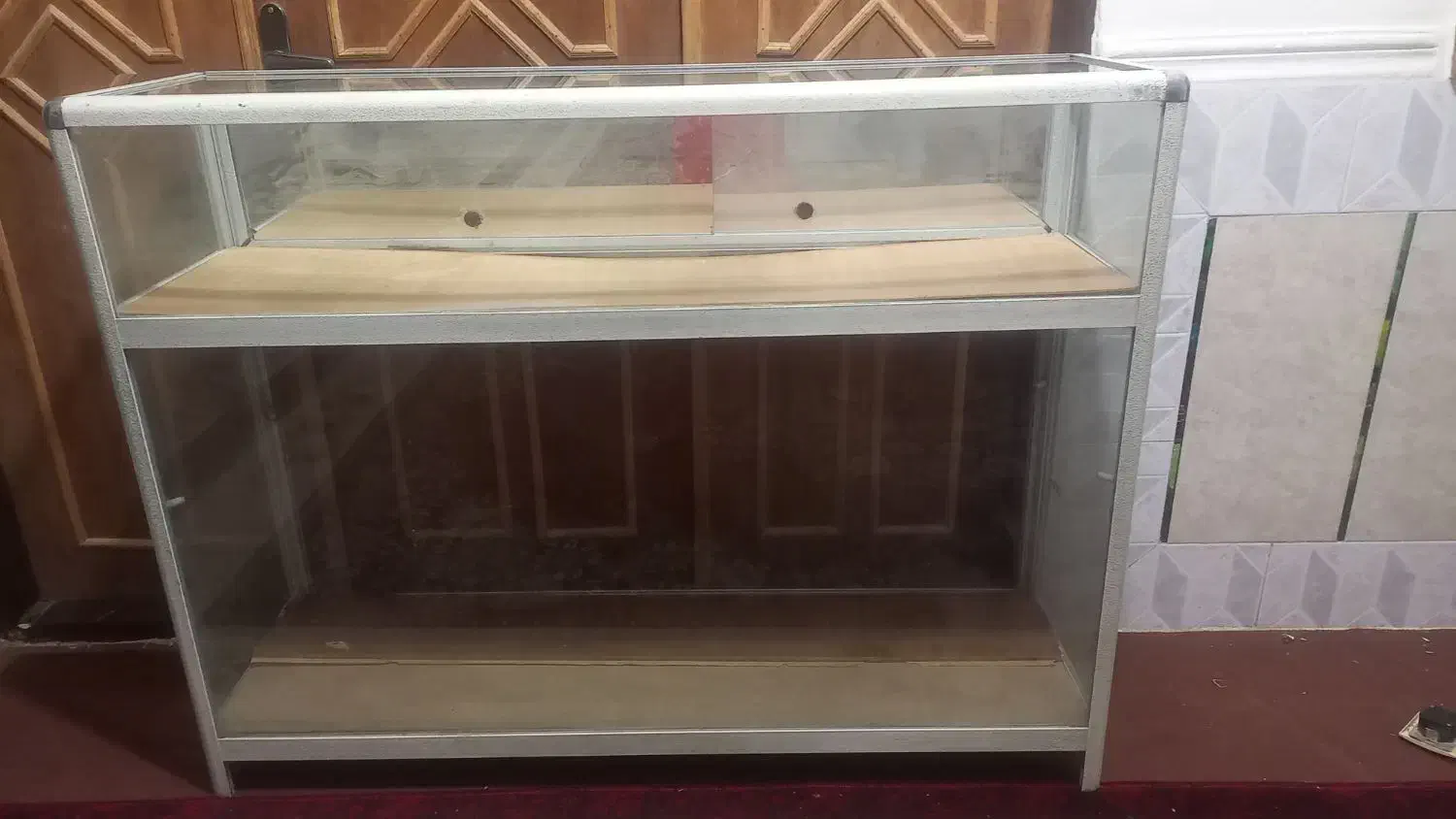 یک عددویترین بفروش میرسد|فروشگاه و مغازه|هیرمند, |دیوار