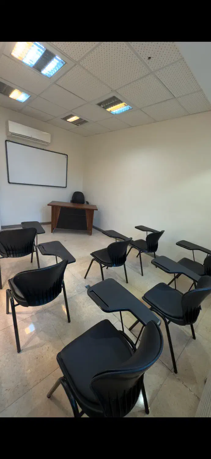 اجاره کلاس آموزشی و سمیناری|اجارهٔ کوتاهمدت دفتر کار و فضای آموزشی|کرج, عظیمیه|دیوار