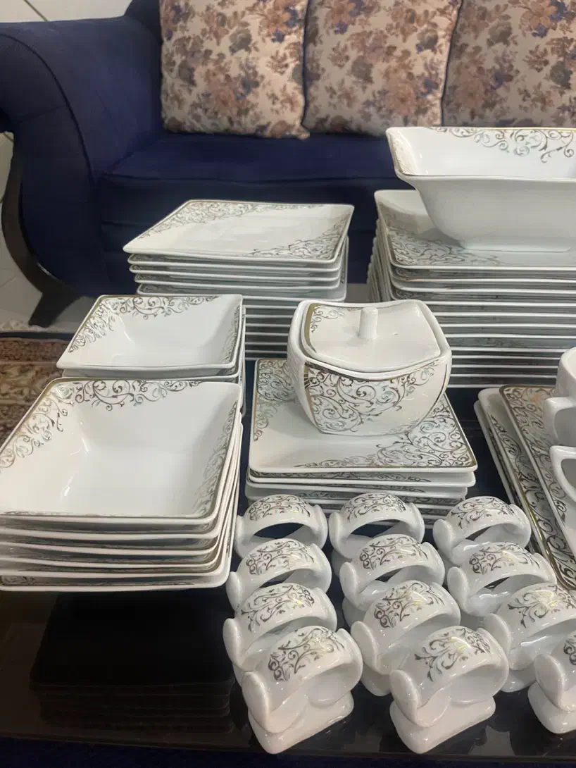 سرویس ۱۲نفره ی چینی مارک تقدیس|ظروف سرو و پذیرایی|اصفهان, شاه پسند|دیوار