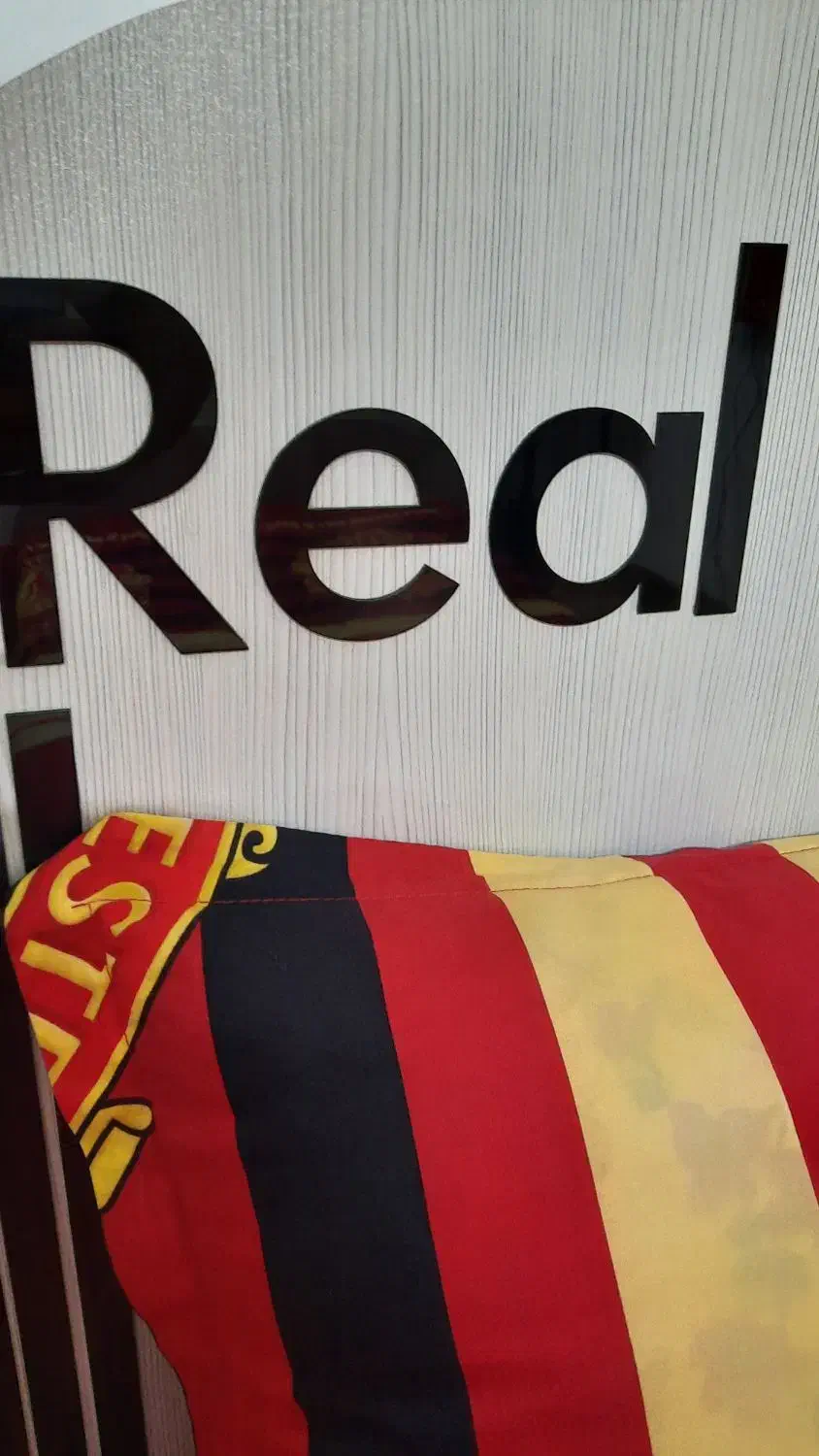 تخت خاب تک نفره جنس mdf سفید راه راه|تخت و صندلی بچه|ساوه, |دیوار