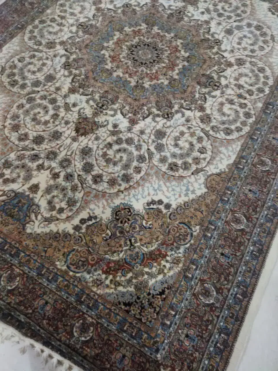 یک تخته فرش ۶متری ۷۰۰شانه کاملا سالم|فرش|اردبیل, |دیوار