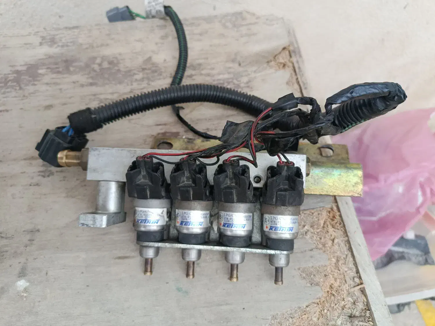 سوزن گاز نیسان غرب استیل|قطعات یدکی و لوازم جانبی|رشت, منظریه|دیوار