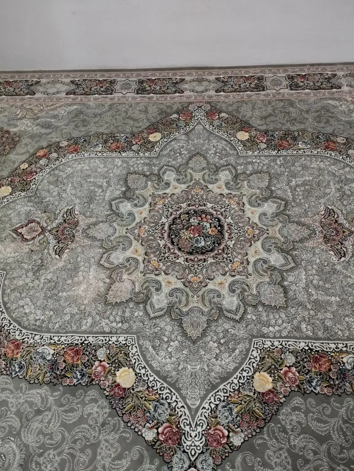 دو عدد فرش یکی ۹ متری یکی ۶ متر|فرش|مشهد, خواجه ربیع|دیوار