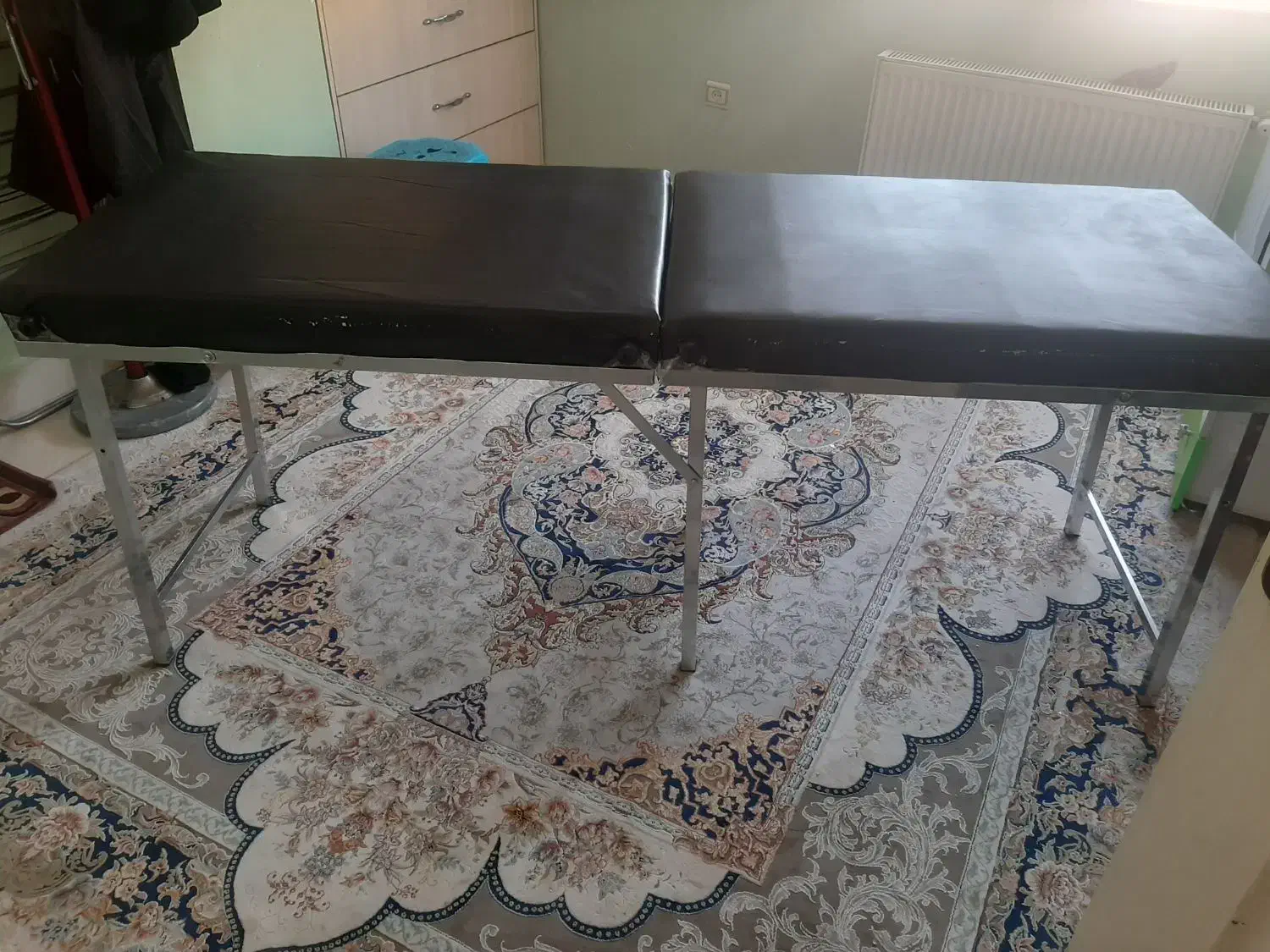 تخت آرایشگاه نوع و تاشو و جمع جور|آرایشگاه و سالن‌های زیبایی|رباط‌کریم, مسکن مهر آبشناسان|دیوار