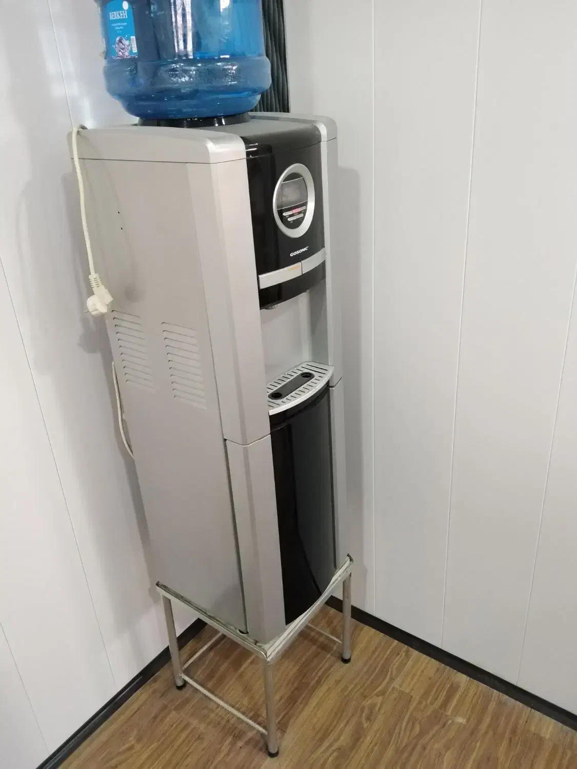 آبسردکن|آب‌سردکن و تصفیه آب|کاشان, خرمدشت|دیوار