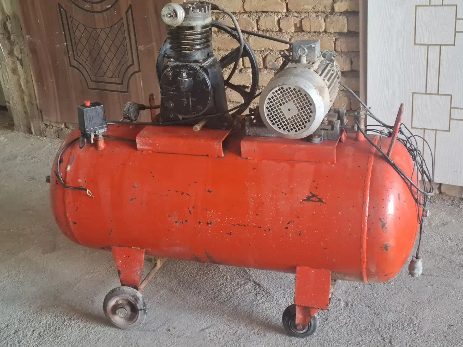 پمپ باد|ابزارآلات|لردگان, |دیوار