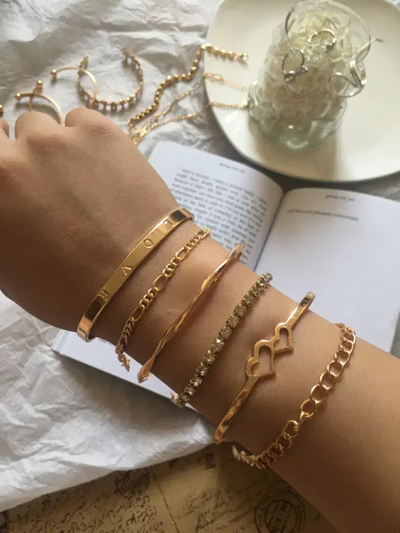 اکسسوری و ساعت|زیورآلات و اکسسوری|گنبد کاووس, |دیوار