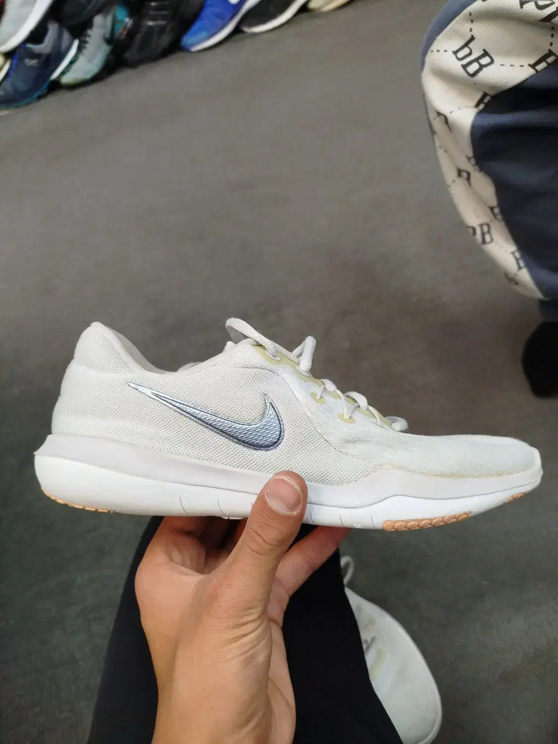 کفش نایک|کیف، کفش، کمربند|خمین, |دیوار