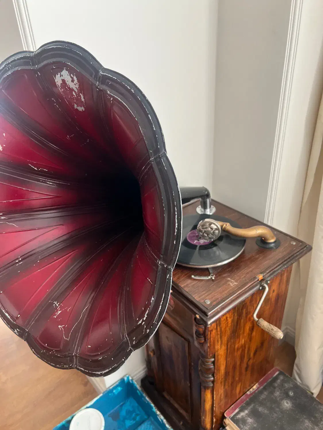 گرامافون قدیمی|کلکسیون اشیاء عتیقه|یزد, |دیوار