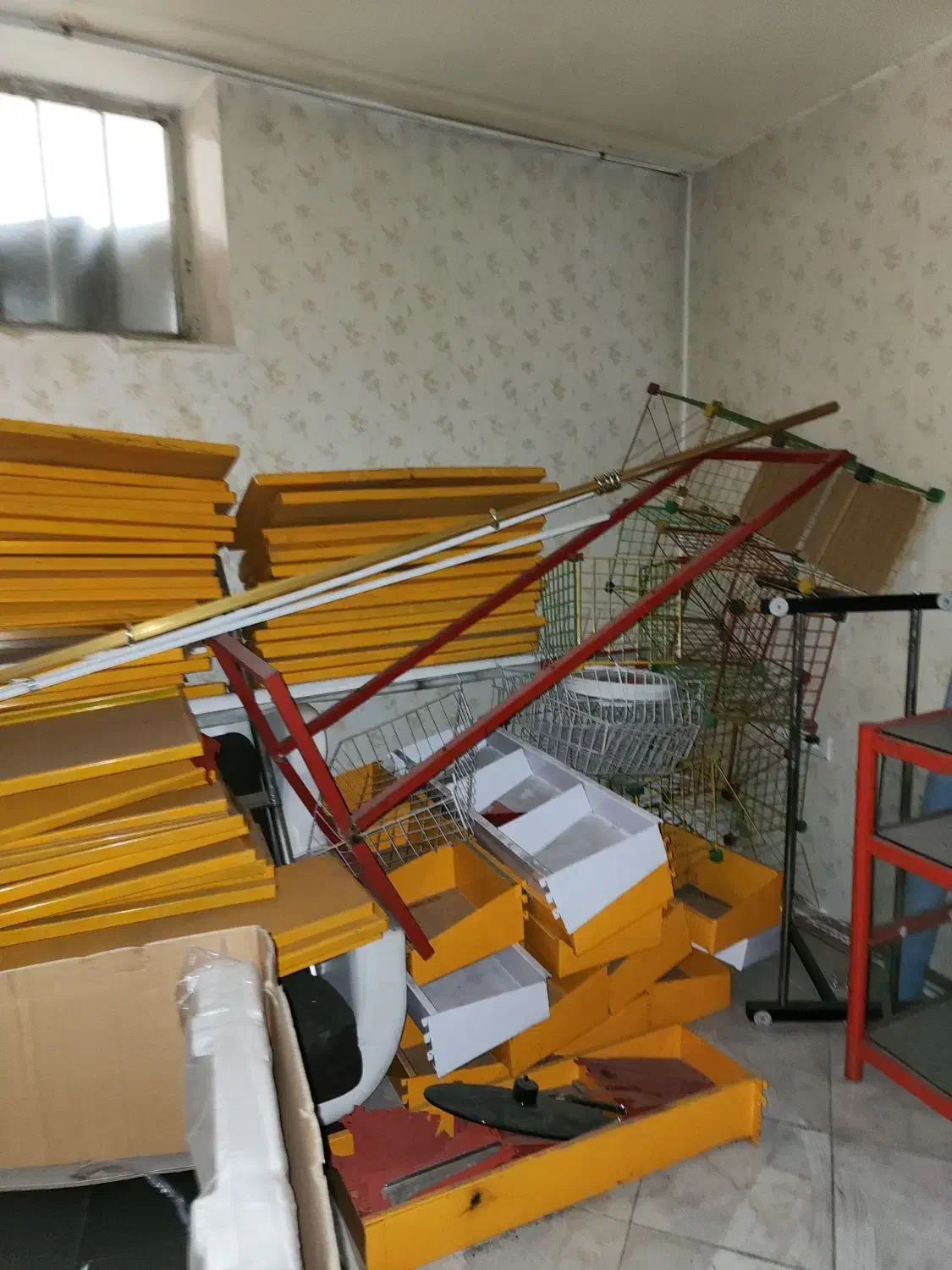 قفسه|کتابخانه، شلف، قفسه‌های دیواری|هشتگرد, شهرک راه آهن|دیوار