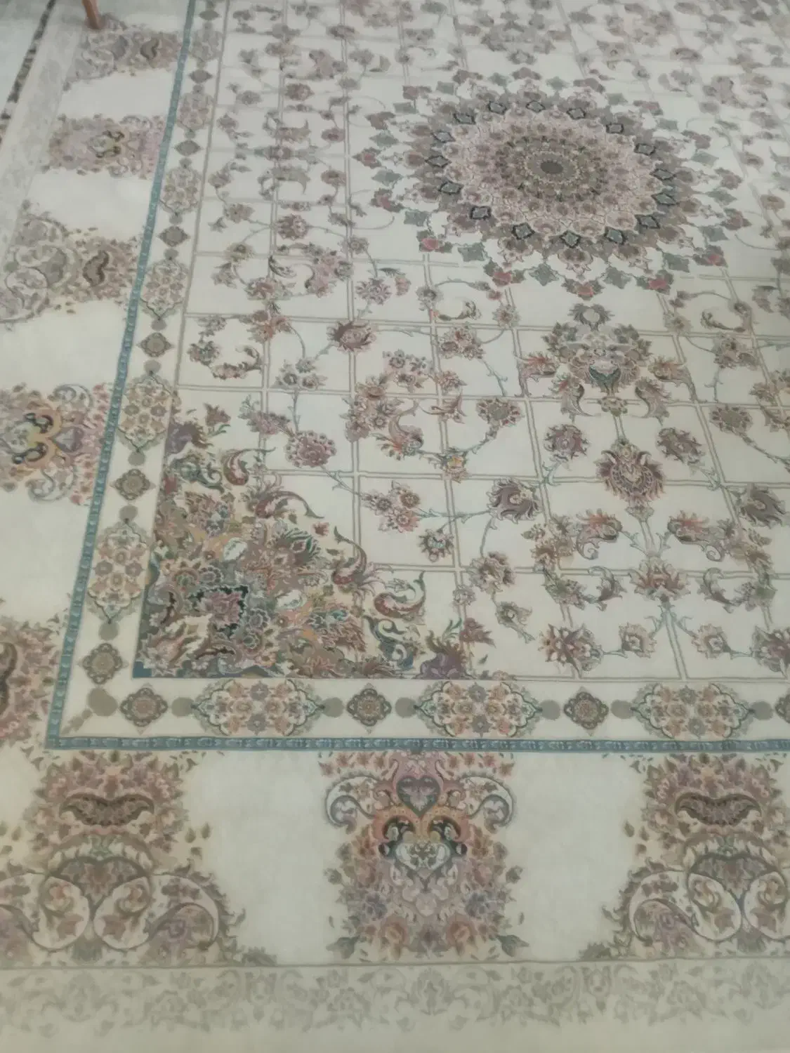 فرش نه متری تراکم بالا گل برجسته 3600 شانه|فرش|قروه, |دیوار