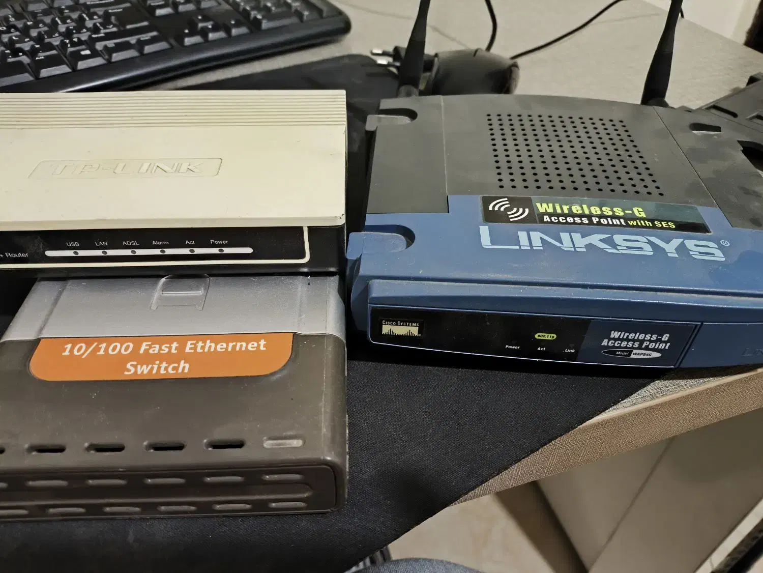 چند مدل اکسس پوینت و مودم وایرلس|مودم و تجهیزات شبکه|مشهد, فرهنگیان (شهرک غرب)|دیوار