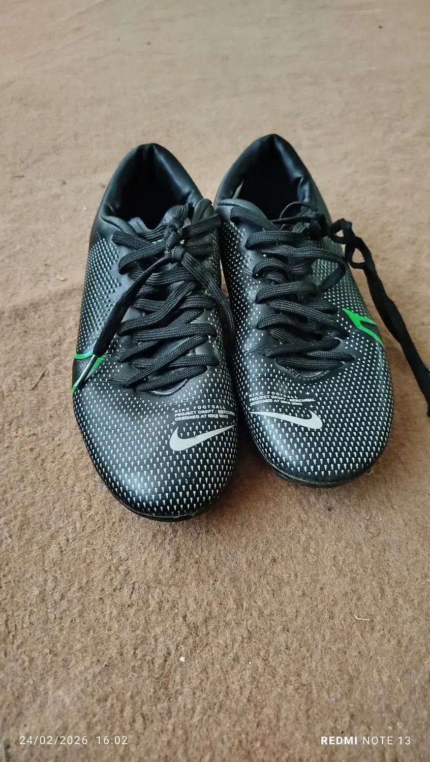 کفش چمن|تجهیزات ورزشی|نیشابور, سرآب کوشک|دیوار