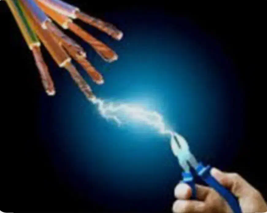 برقکار،برق کشی ساختمان و تعمیرات برق|خدمات پیشه و مهارت|ایلام, |دیوار