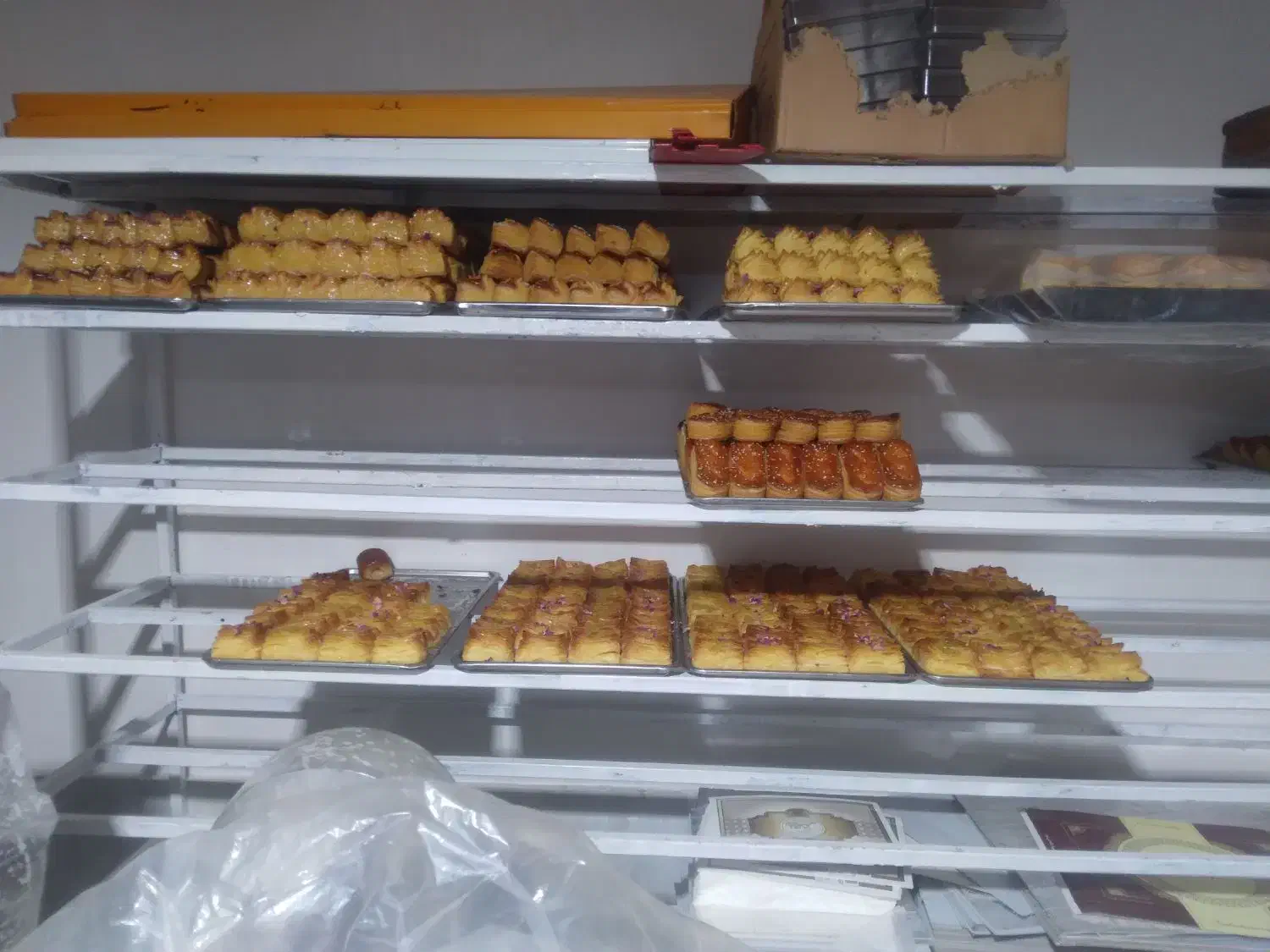 شیرینی|خوردنی و آشامیدنی|شاهدشهر, |دیوار