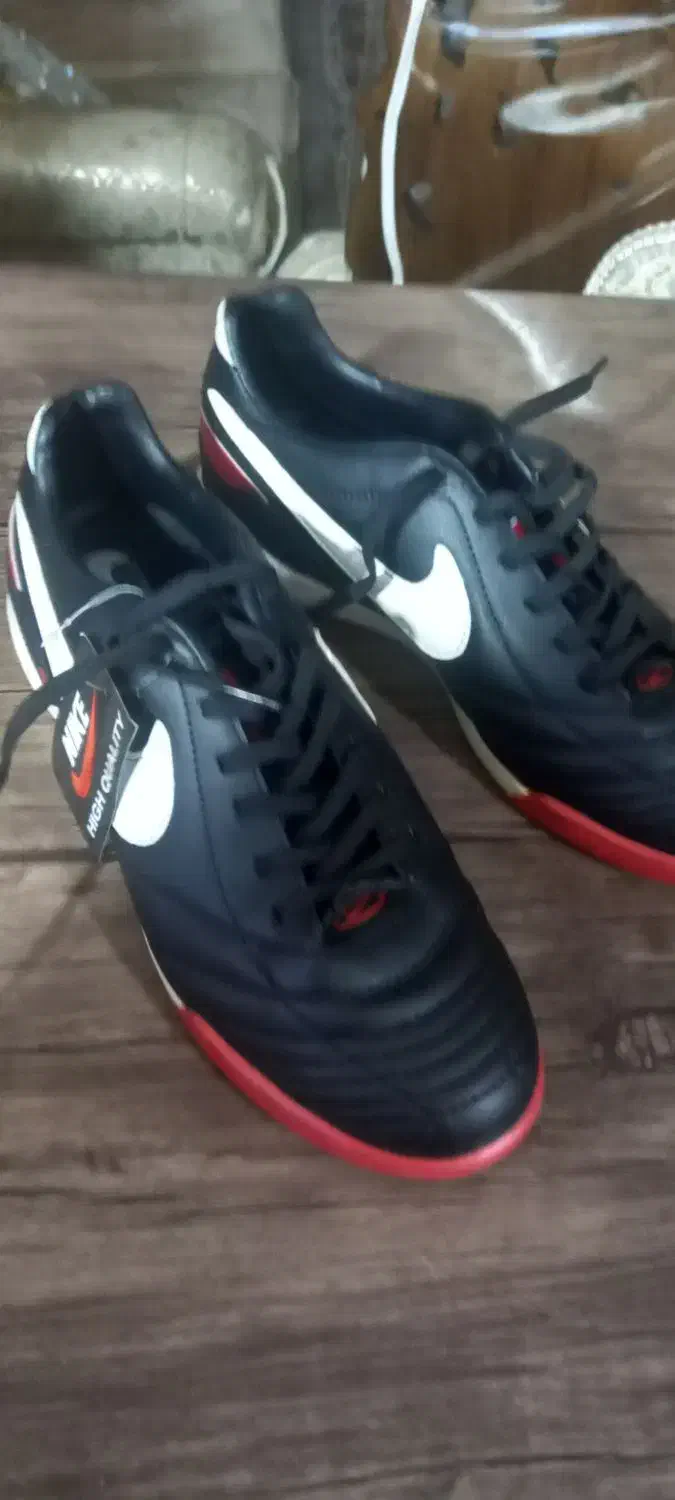 کفش فوتبال سالنی اصل ویتنام|تجهیزات ورزشی|مسجد سلیمان, |دیوار