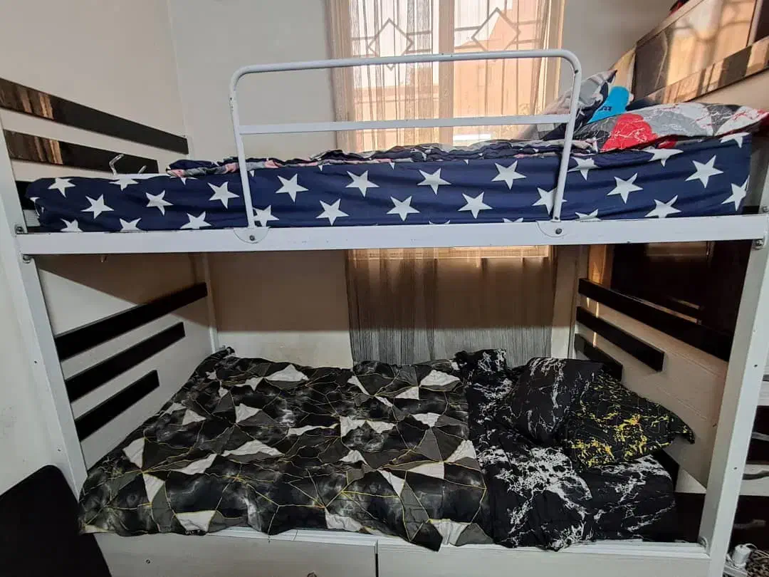 تخت دوطبقه نوجوان صندلی چرخ دار|تخت و سرویس خواب|تهران, وحیدیه|دیوار