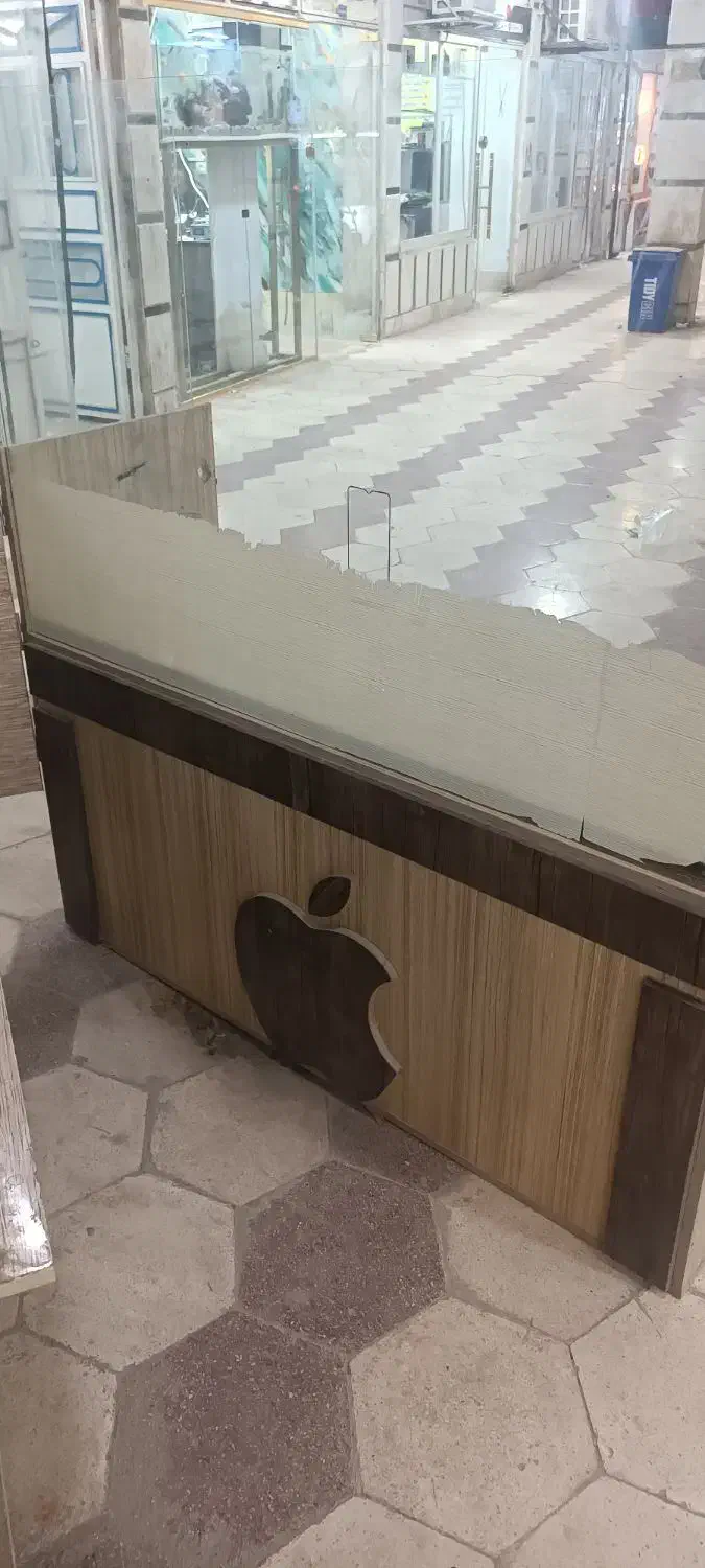 میز دست دوم قیمت مناسب|میز تحریر و کامپیوتر|سراوان, |دیوار