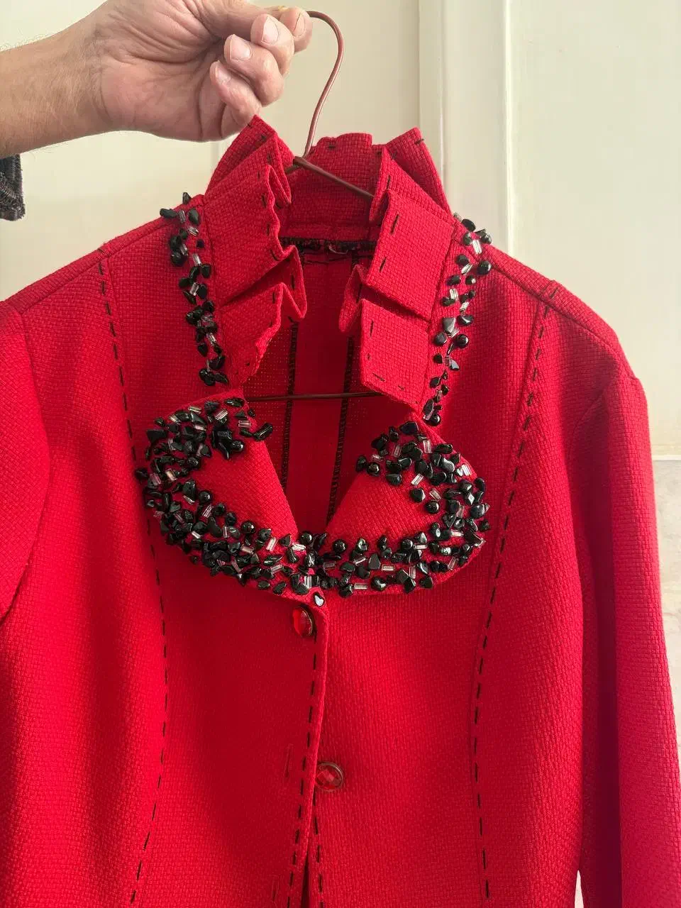 کت دامن مجلسی|لباس|نیشابور, هفده شهریور|دیوار