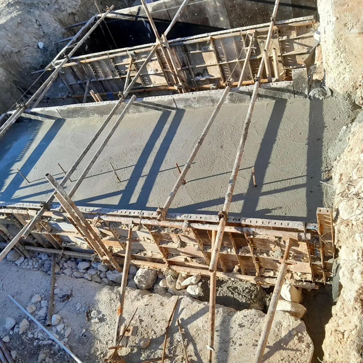 انجام کار قالب بندی|خدمات پیشه و مهارت|بوشهر, |دیوار