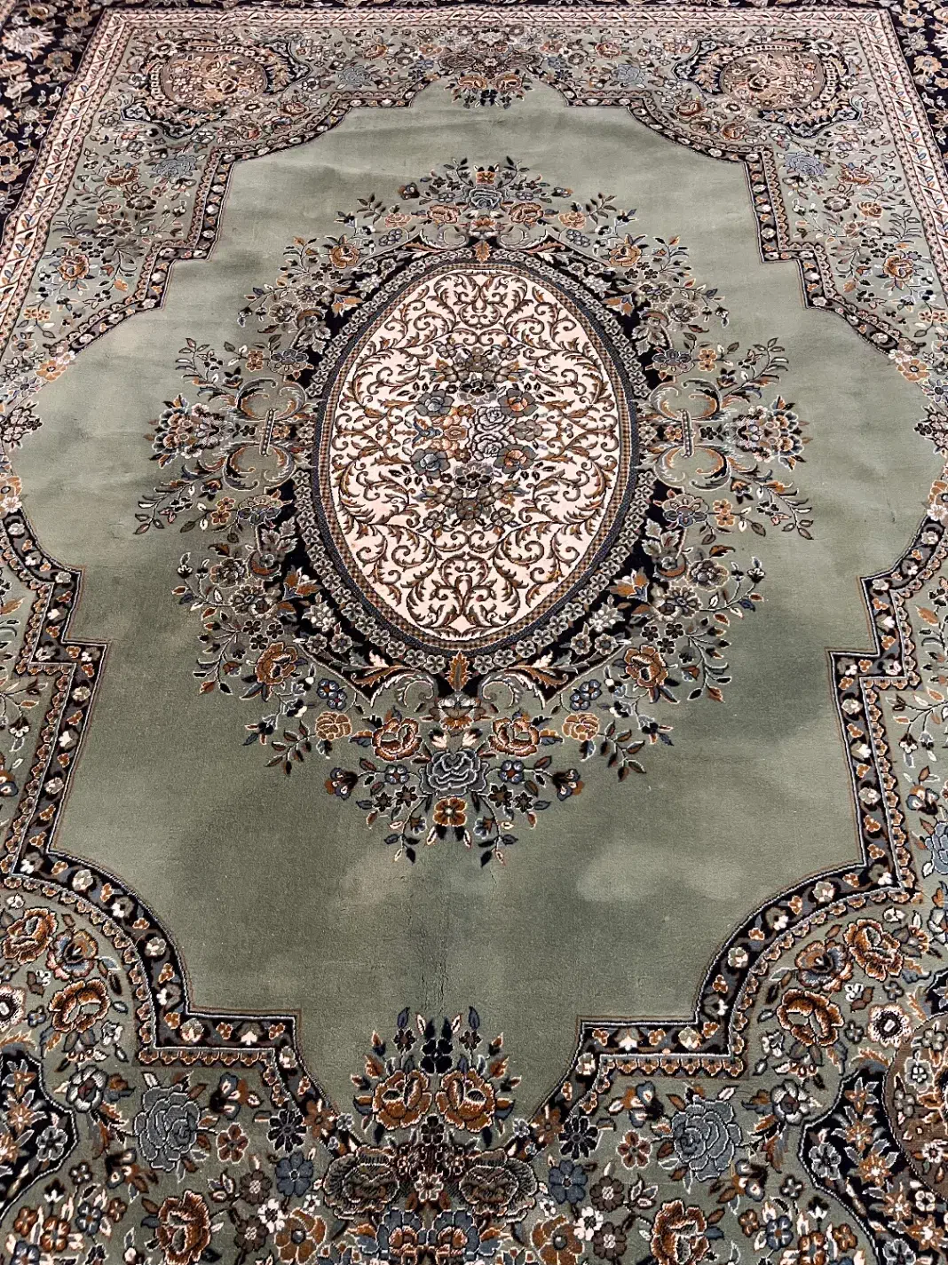 فرش ماشینی ۱۲ متری سالم و تمیز|فرش|تهران, فردوس|دیوار