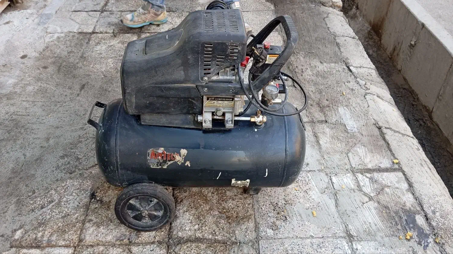 پمپ باد ۵۰ لیتری|ابزارآلات|رباط‌کریم, الارد|دیوار