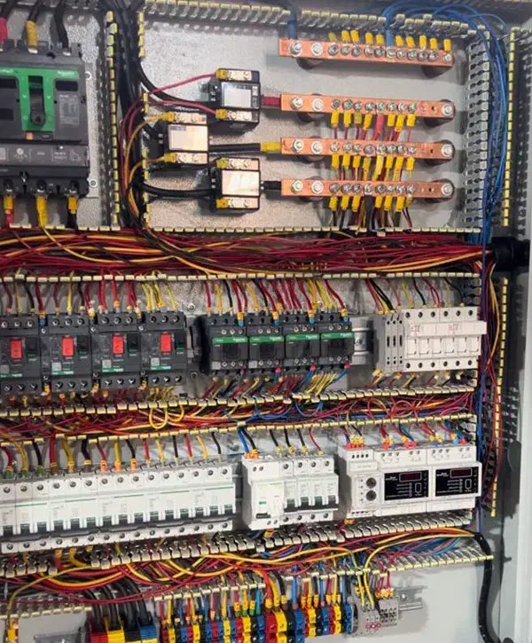 برق کشی ساختمان لوله فاضلاب و پکیج|خدمات پیشه و مهارت|بم, |دیوار