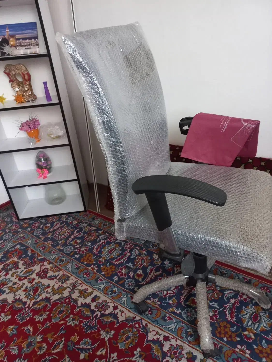 صندلی پشت میز کار و میز|صندلی و نیمکت|لاهیجان, کوی آزادگان|دیوار