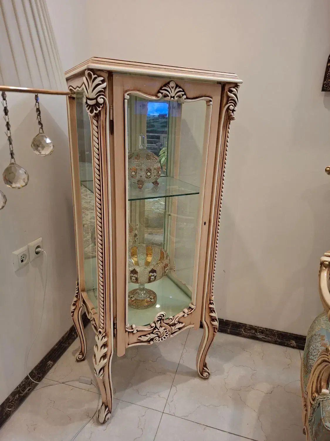 ویترین شیشه ای زیبا|بوفه، ویترین، کنسول|آمل, |دیوار