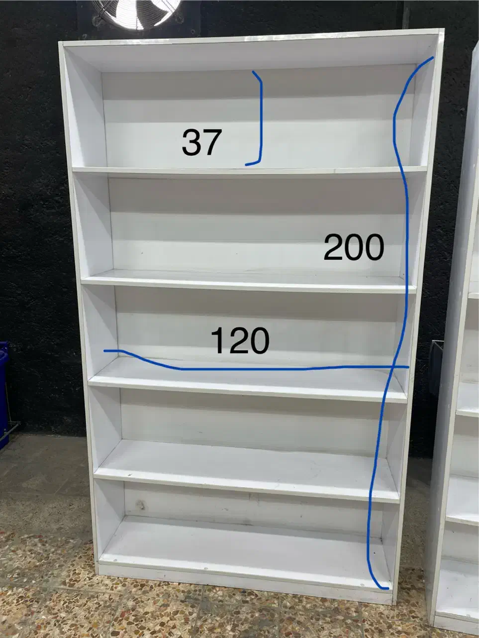 تعدادی کمد و ویترین|بوفه، ویترین، کنسول|پیربازار, |دیوار