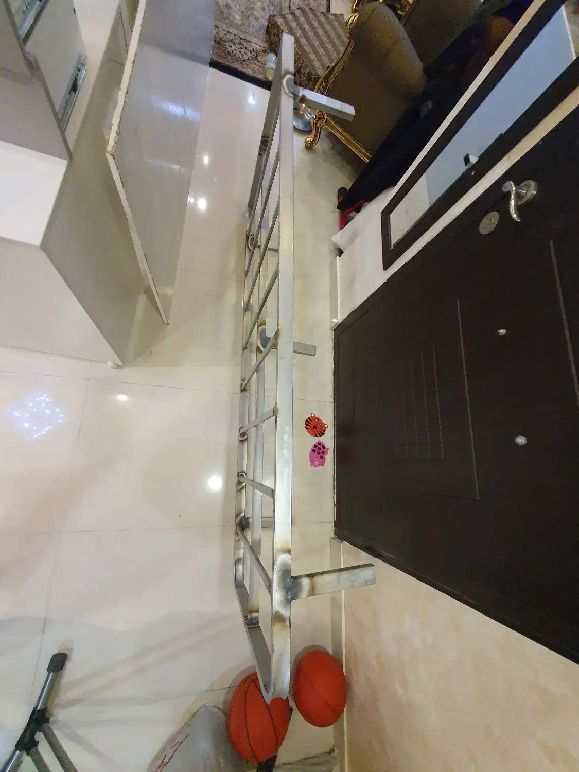 پایه فلزی تخت خواب یک نفره ۷۲ در ۱۹۵ با تخت سفید|تخت و سرویس خواب|تهران, جمالزاده|دیوار