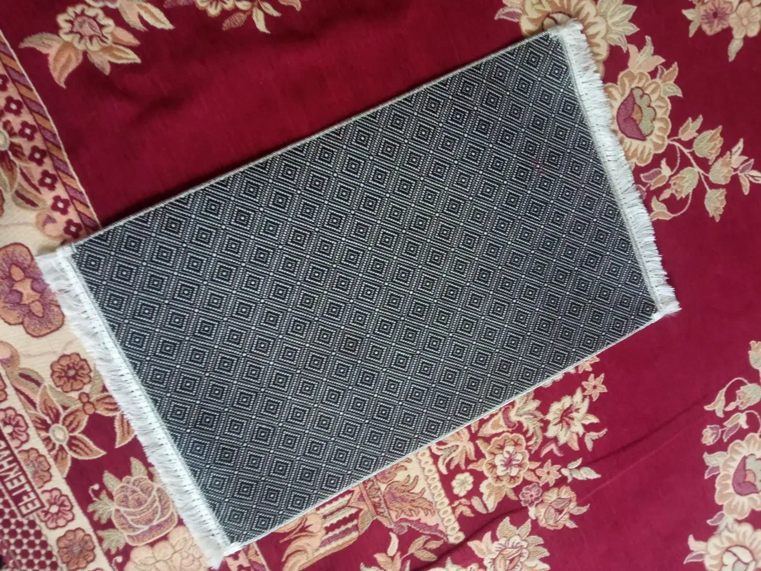 پادری نونو|پادری|بروجرد, |دیوار