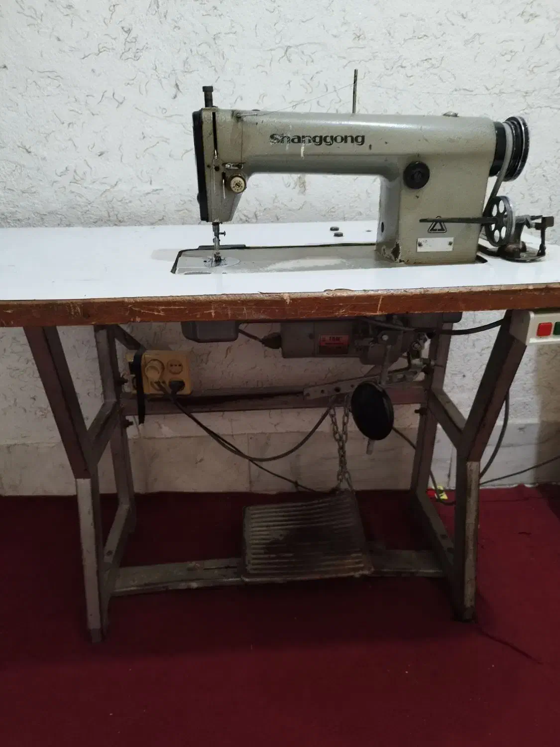 چرخ صنعتی راسته دوز|چرخ خیاطی و ریسندگی|یزد, |دیوار