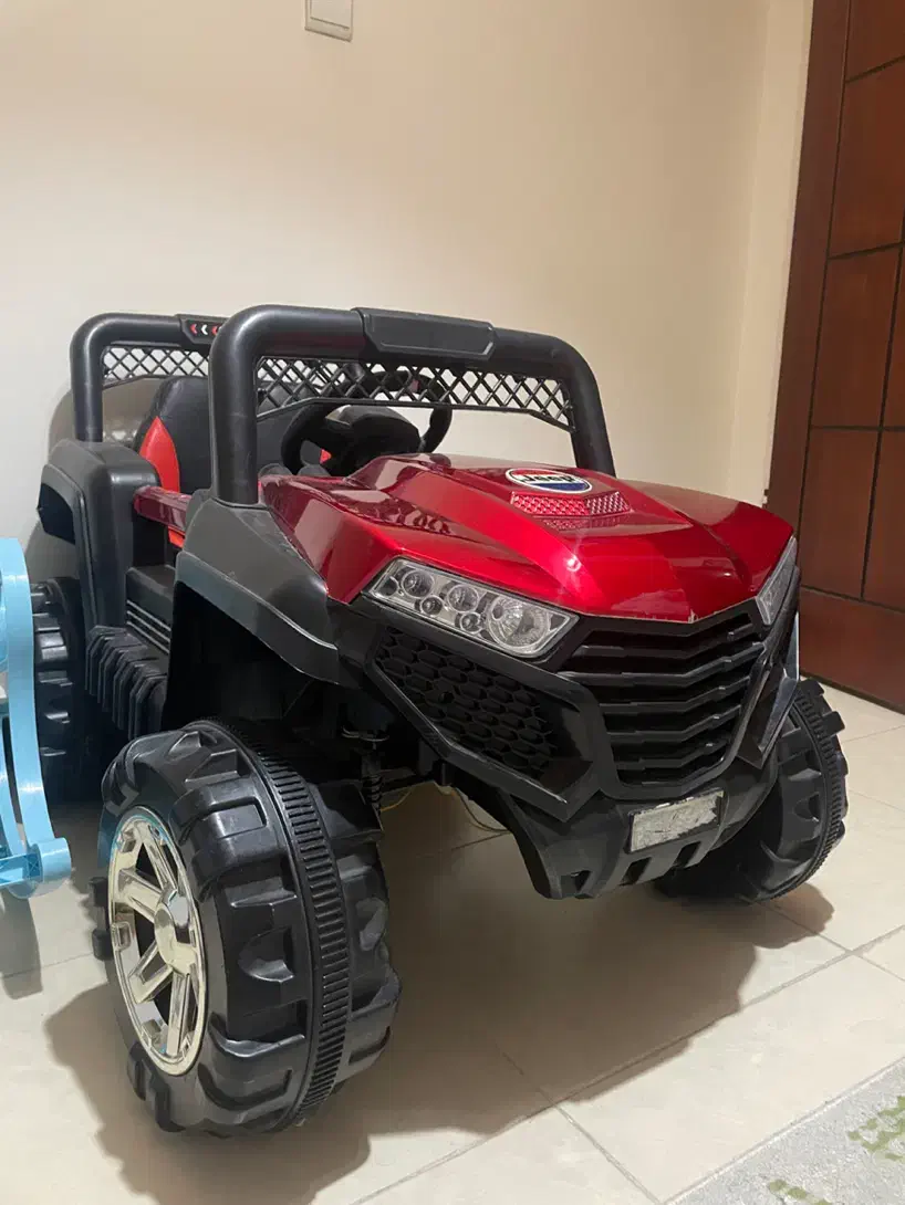 ماشین شارژی ۲ نفره|اسباب‌بازی بچه|ساری, |دیوار