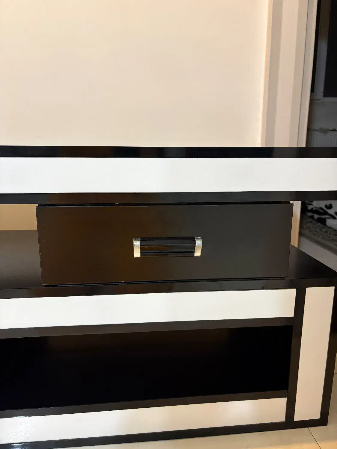 میز تی وی ام دی اف مشکی سفید|میز تلویزیون|تهران, آبشار تهران (دریاچه)|دیوار