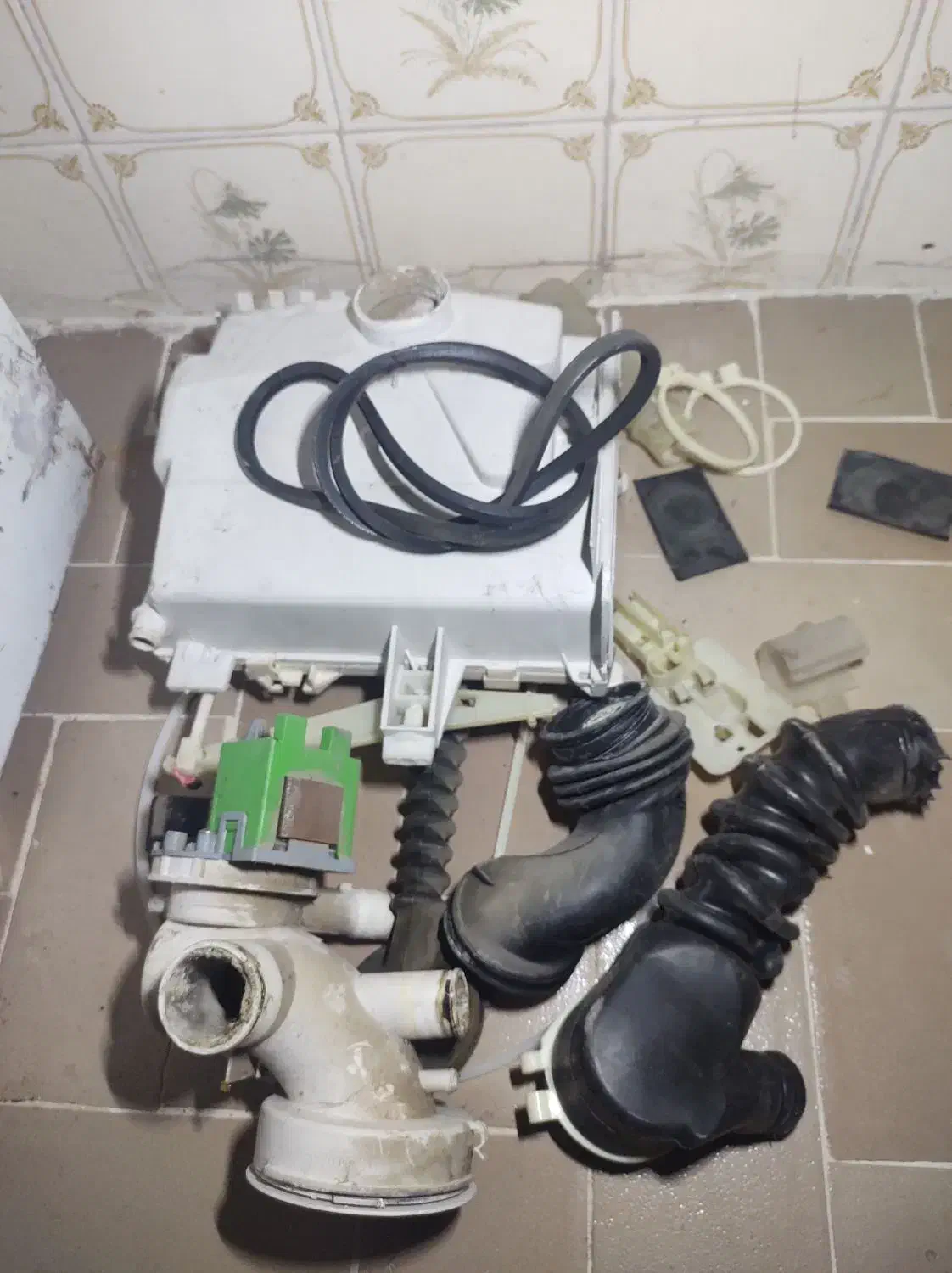 قطعات و لوازم لباسشویی|ماشین لباسشویی و خشک‌کن لباس|همدان, |دیوار