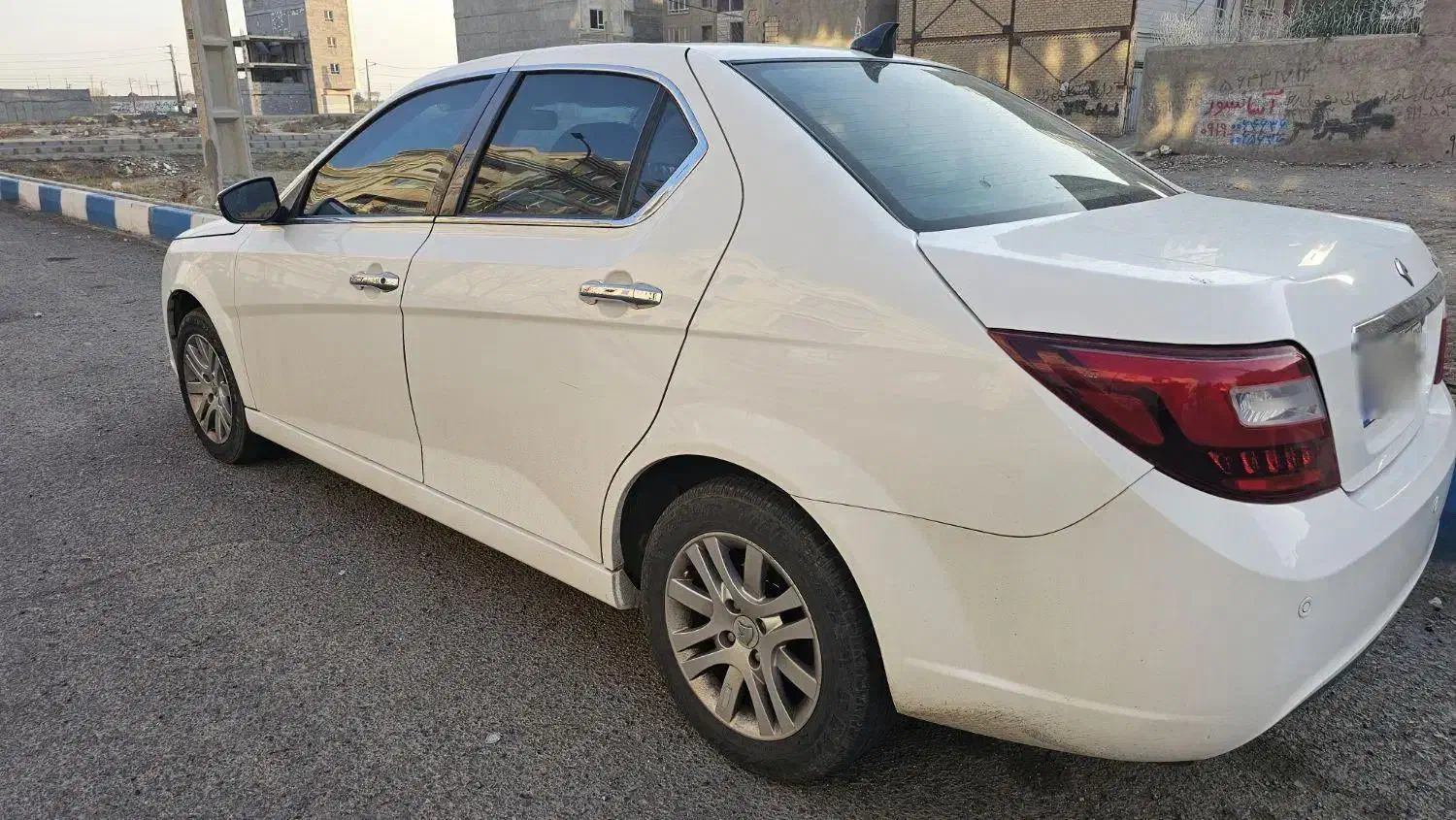 دنا پلاس|خودرو سواری و وانت|رباط‌کریم, رباط‌کریم|دیوار