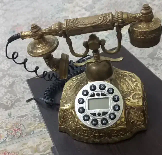 تلفن برنز کاملا سالم|تلفن رومیزی|شهریار, شهرک وائین|دیوار