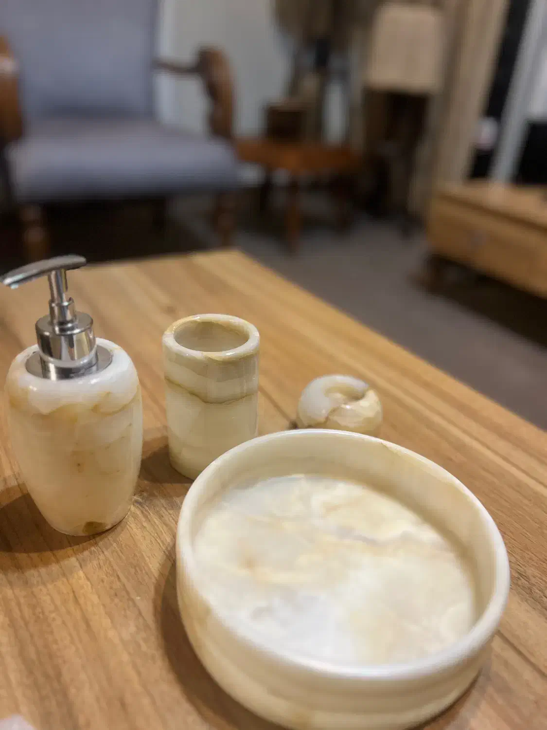 ست سرویس بهداشتی سنگ مرمر نو با کارتن|لوازم سرویس بهداشتی|مشکیندشت, |دیوار