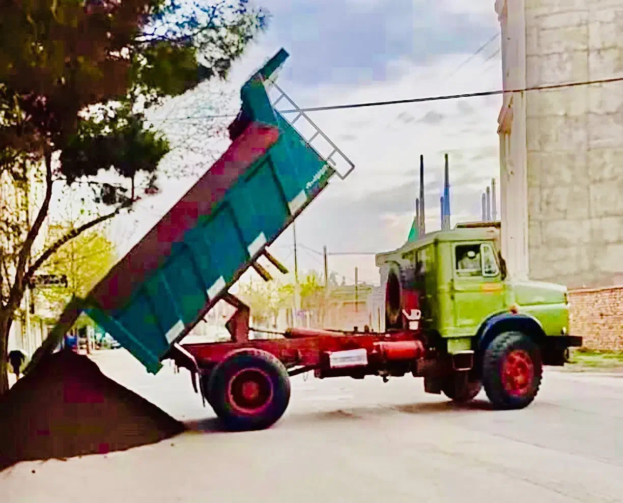 حمل‌ماسه‌شن‌‌شنگل‌‌مناسبترین‌قیمت‌‌تناژ۱۳تن‌باسکول|مصالح و تجهیزات ساختمان|دزفول, |دیوار