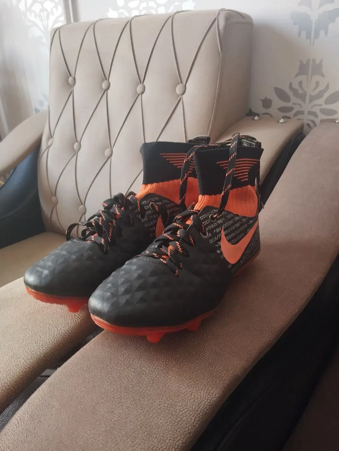 کفش چمن در حد نو|کیف، کفش، کمربند|نیشابور, شهرک بسیج|دیوار