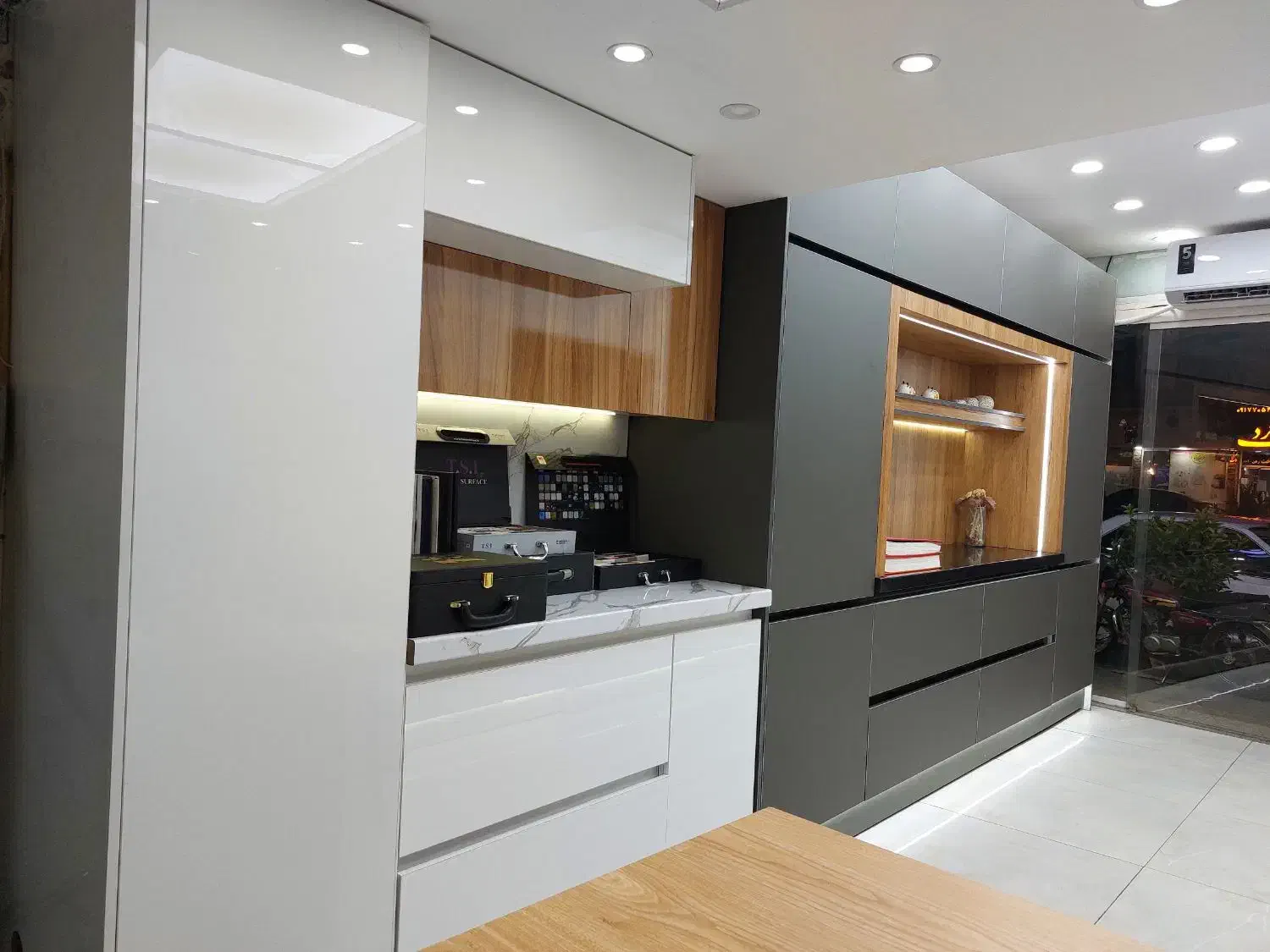 استخدام و جذب نیرو نصاب کابینت نیمه ماهر|استخدام معماری، عمران و ساختمانی|شیراز, بعثت|دیوار