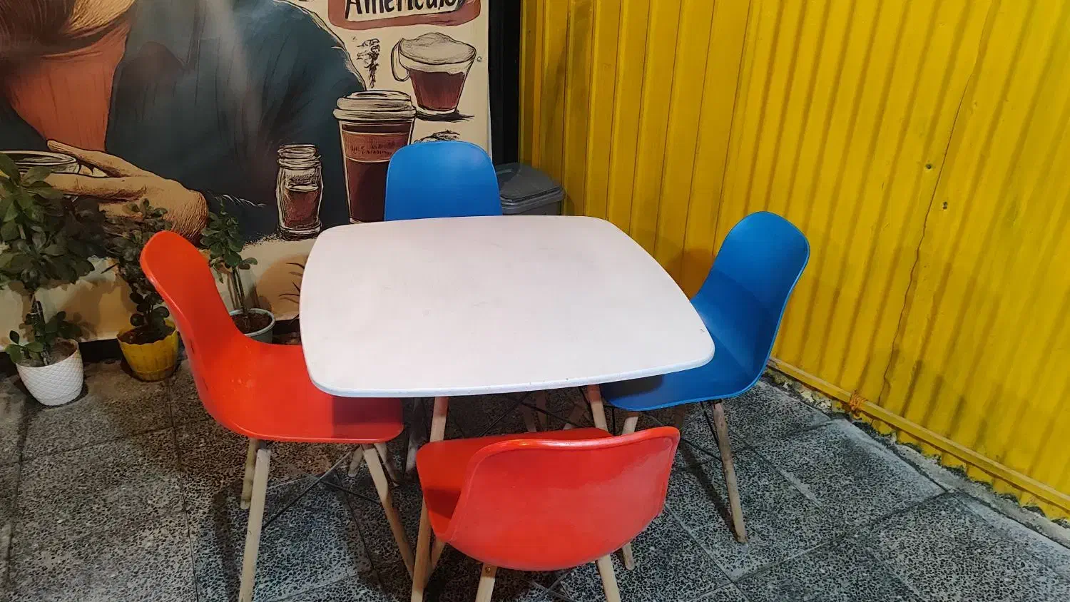 میز و صندلی دو دست|میز و صندلی غذاخوری|فولادشهر, B4|دیوار