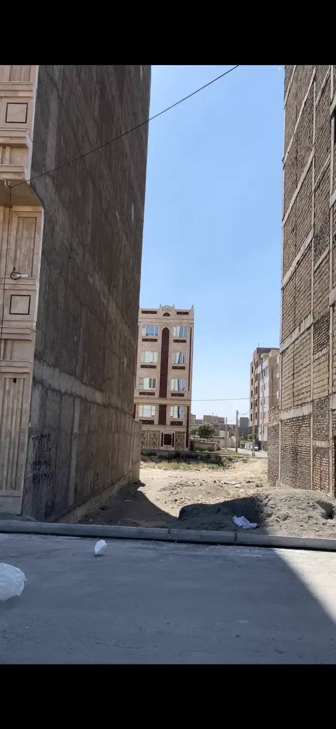 ۱۶۵ متر زمین عرصه و عیان واقع در صالحیه بهارستان|فروش زمین و ملک کلنگی|بهارستان, |دیوار