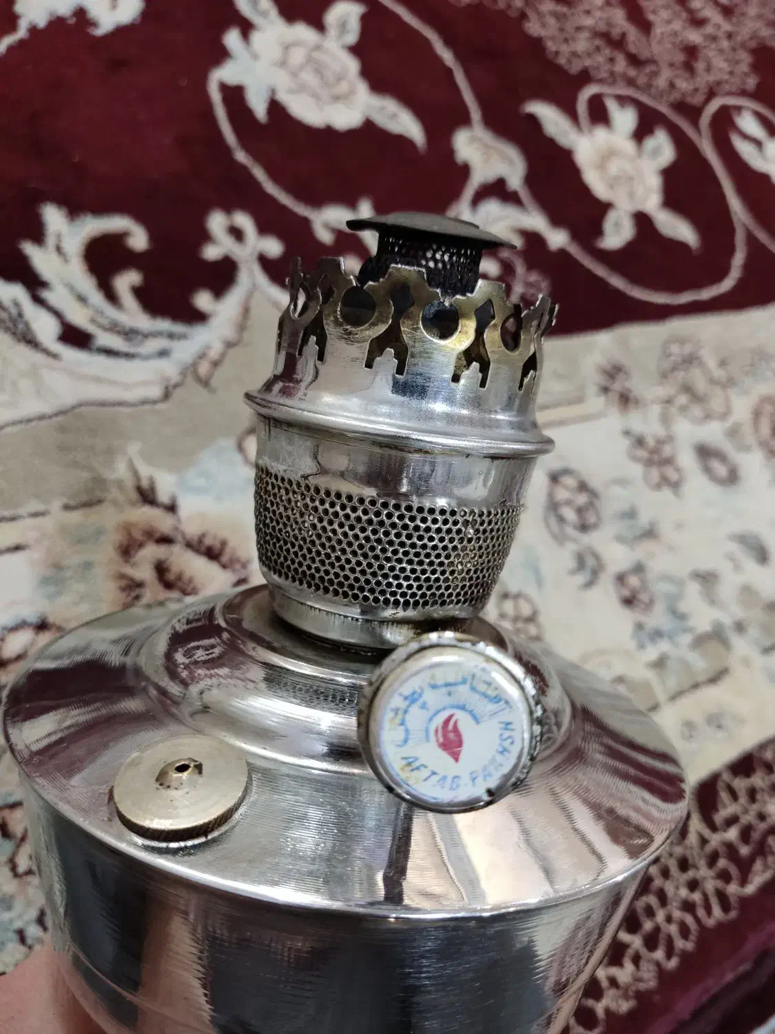 چراغ لمپا قدیمی، سالم و تمیز، بیش از ۵۰ سال قدمت|کلکسیون اشیاء عتیقه|بافق, |دیوار