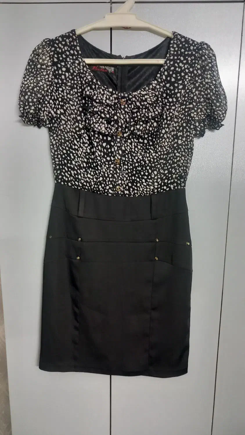 حراج یه سری لباس و وسایل منزل|حراج|پردیس, فاز ۱|دیوار