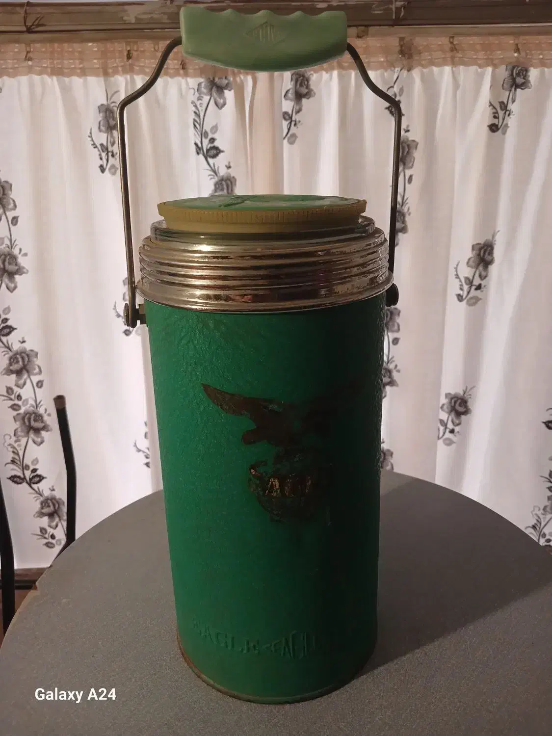 کلمن فلزی|کلکسیون اشیاء عتیقه|نجف‌آباد, جامی|دیوار