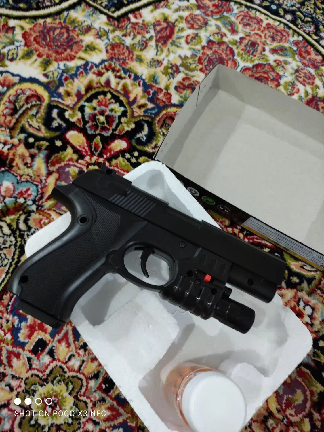 تفنگ مسلحی|اسباب‌بازی بچه|مریوان, |دیوار