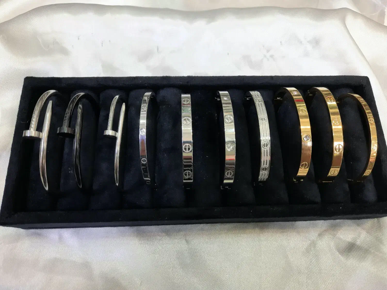 دستبند النگویی کارتیر دارای طرح های متفاوت بدلیجات|بدلیجات|قم, ارم|دیوار