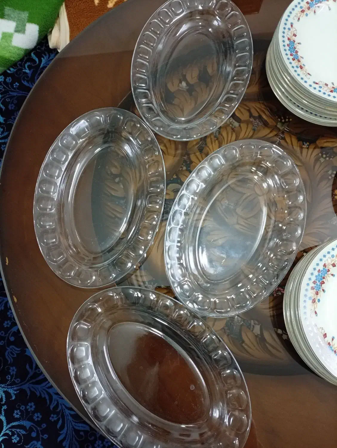 تعدادی ظروف|ظروف سرو و پذیرایی|اراک, |دیوار